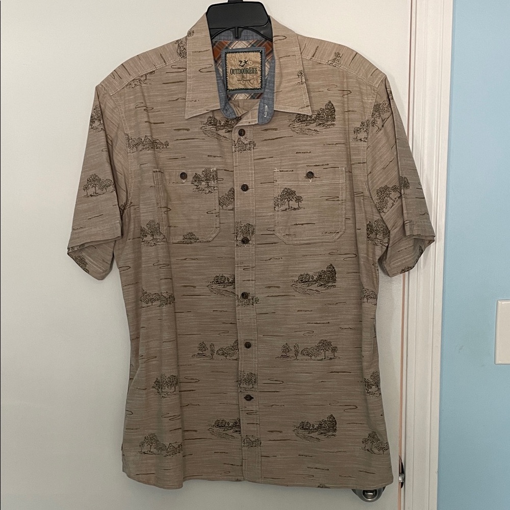 Casual short sleeve shirt